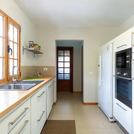 5br - Pool Parking & Tennis Court Villa Las Palmas de Gran Canaria