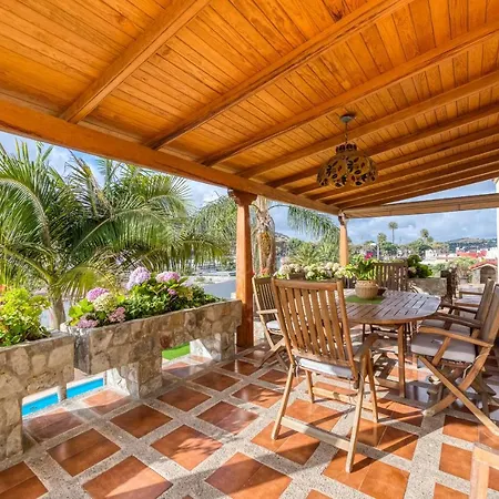 5br - Pool Parking & Tennis Court *